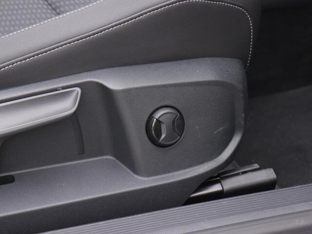 Volkswagen T-Roc Cabrio 1.5 TSI R-Line | Adaptief onderstel | 19" velgen | Stoelverwarming | Dodehoekdetectie | Navigatie |