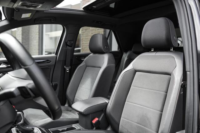 Volkswagen T-Roc 1.5 TSI R-Line | PANO | VIRTUAL | IQ | NAVI