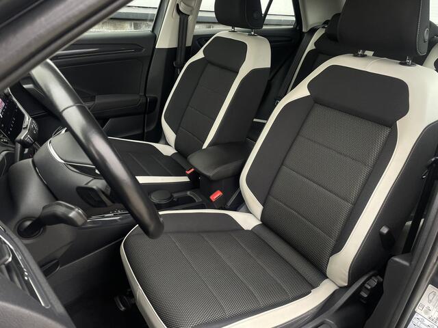 Volkswagen T-Roc 1.5 TSI Sport | LED | Trekhaak | Carplay | Navi | Camera | PDC