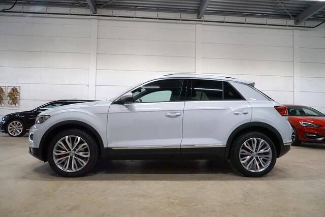 Volkswagen T-Roc 1.5 TSI Sport DSG * Trekhaak - Virtual - Camera - LED - 18" - ACC - Lane - Dodehoek - App *