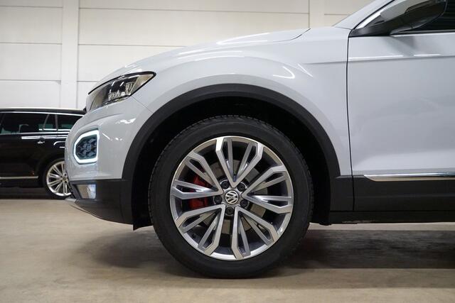 Volkswagen T-Roc 1.5 TSI Sport DSG * Trekhaak - Virtual - Camera - LED - 18" - ACC - Lane - Dodehoek - App *