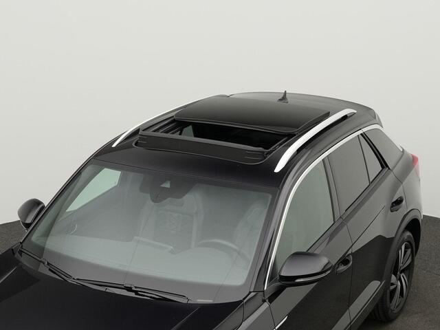 Volkswagen T-Roc R-Line 1.5 TSI 110 kW / 150 pk DSG | Panoramadak | Achteruitrijcamera | Navigatie | Stoelverwarming | 18 inch