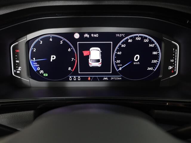 Volkswagen T-Roc 1.5 TSI R-Line 150 pk Automaat (DSG) | Verlengde garantie | Navigatie via App | Parkeersensoren (Park assist) | Achteruitrijcamera | Black Style pakket | R-Line |