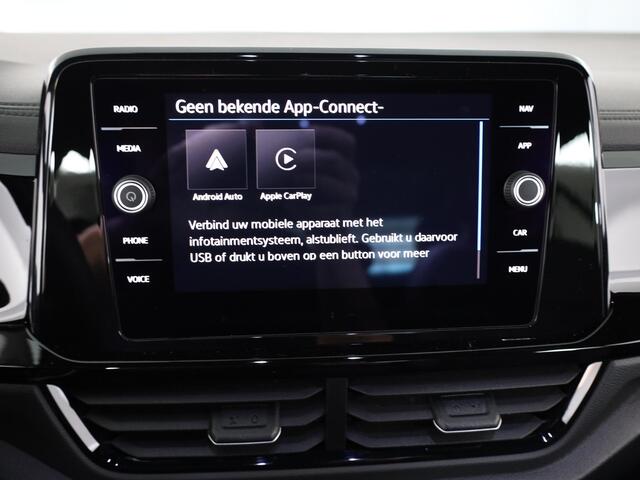 Volkswagen T-Roc 1.5 TSI R-Line 150 pk Automaat (DSG) | Verlengde garantie | Navigatie via App | Parkeersensoren (Park assist) | Achteruitrijcamera | Black Style pakket | R-Line |