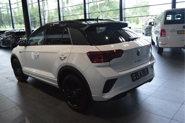 Volkswagen T-Roc 1.5 TSI 2X R-Line navi pano camera trekhaak keyless 150 pk !!