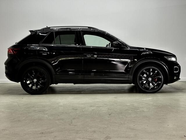 Volkswagen T-Roc 1.5i Sport Black Style / Carpl. / Nav / Virt / Led