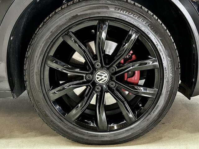 Volkswagen T-Roc 1.5i Sport Black Style / Carpl. / Nav / Virt / Led