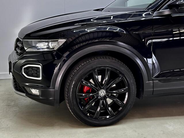 Volkswagen T-Roc 1.5i Sport Black Style / Carpl. / Nav / Virt / Led