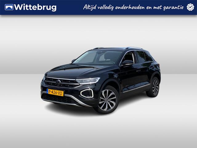 Volkswagen T-Roc 1.5 TSI Style / Stoelverwarming / App Connect / Parkeersensoren / R17 / VW