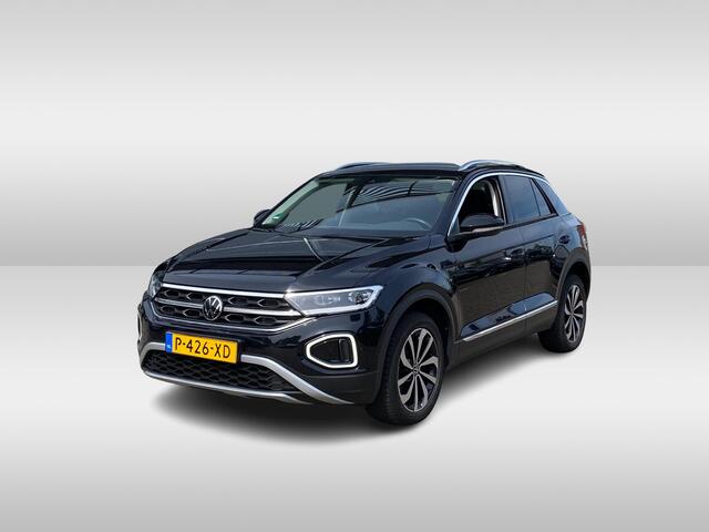 Volkswagen T-Roc 1.5 TSI Style / Stoelverwarming / App Connect / Parkeersensoren / R17 / VW