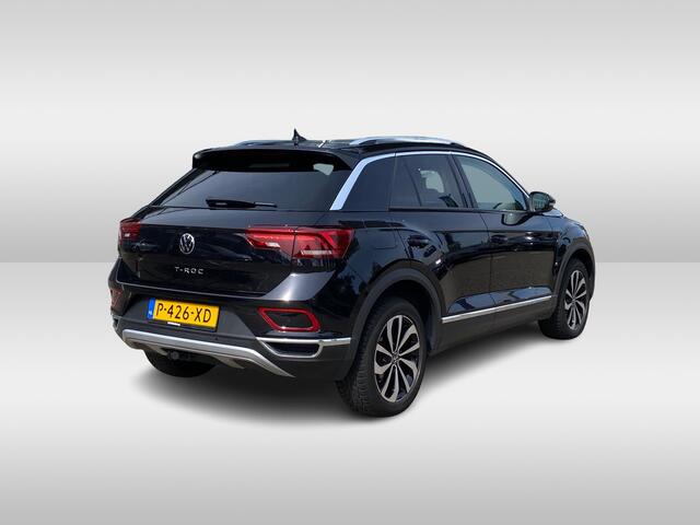 Volkswagen T-Roc 1.5 TSI Style / Stoelverwarming / App Connect / Parkeersensoren / R17 / VW