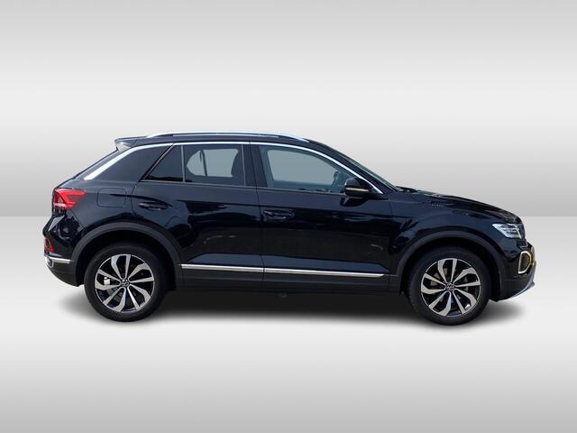 Volkswagen T-Roc 1.5 TSI Style / Stoelverwarming / App Connect / Parkeersensoren / R17 / VW