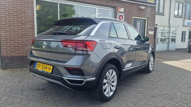 Volkswagen T-Roc 1.0 TSI Sport, Parkeersensoren, NL Auto!