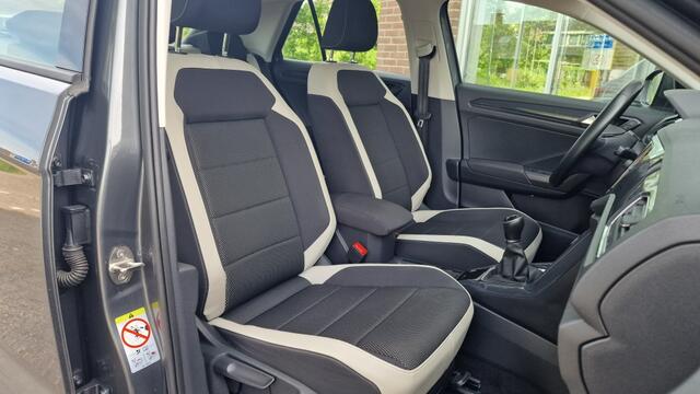 Volkswagen T-Roc 1.0 TSI Sport, Parkeersensoren, NL Auto!