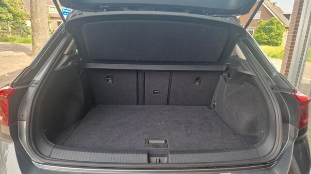 Volkswagen T-Roc 1.0 TSI Sport, Parkeersensoren, NL Auto!