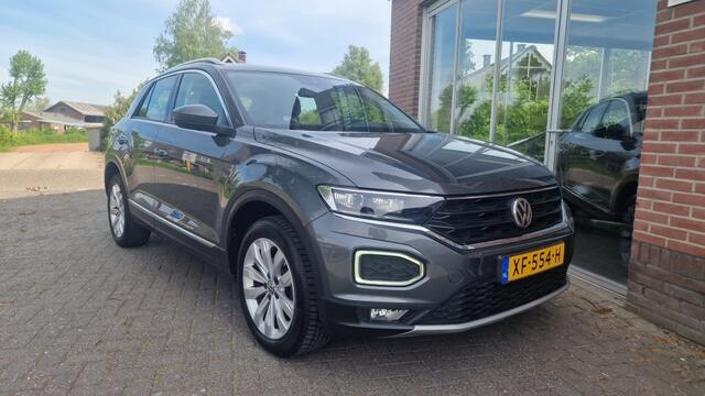 Volkswagen T-Roc 1.0 TSI Sport, Parkeersensoren, NL Auto!