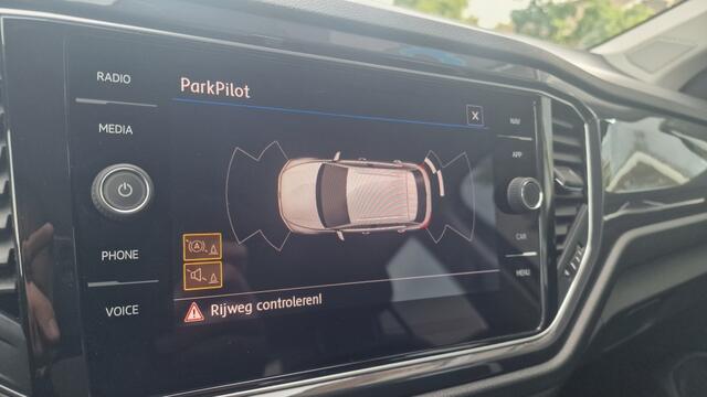 Volkswagen T-Roc 1.0 TSI Sport, Parkeersensoren, NL Auto!