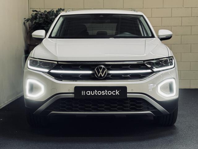 Volkswagen T-Roc 1.5 TSI DSG Style | Massage | IQ | Beats | Trekhaak