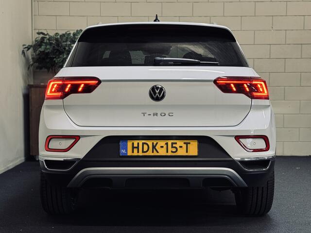 Volkswagen T-Roc 1.5 TSI DSG Style | Massage | IQ | Beats | Trekhaak