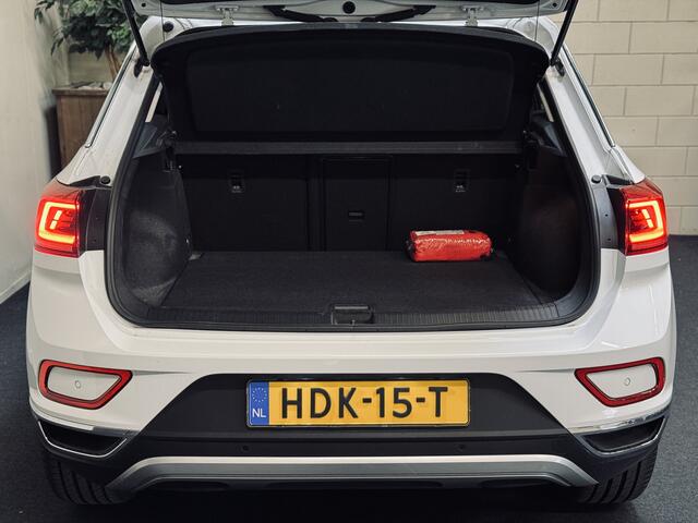 Volkswagen T-Roc 1.5 TSI DSG Style | Massage | IQ | Beats | Trekhaak