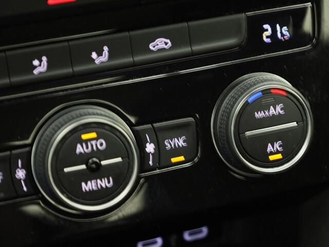 Volkswagen T-Roc 1.0 TSI 110PK Style | Achteruitrijcamera | Parkeersensoren | Navigatie |