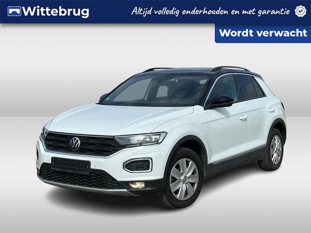 Volkswagen T-Roc 1.5 TSI 150pk DSG Sport / Panoramadak / LED / Virtual Cockpit / Elek Achterklep / Keyless / Camera / 18'' licht metal / Dodehoek detectie / Navigatie / App-Connect