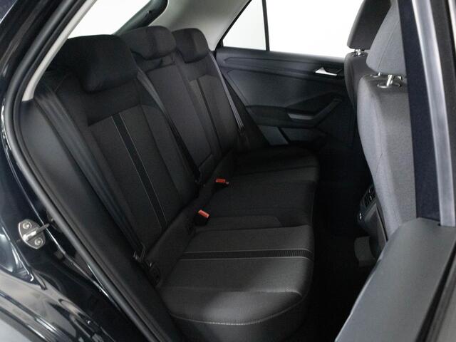 Volkswagen T-Roc Life Edition 1.5 150 pk TSI | Trekhaak | Achteruitrijcamera | Climatronic |