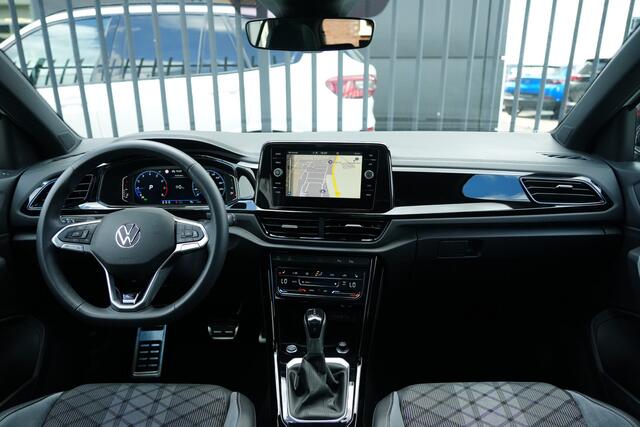 Volkswagen T-Roc 1.5 TSI 3x R-Line Blackpack 150pk Panoramadak/Stoelverwarming/Camera