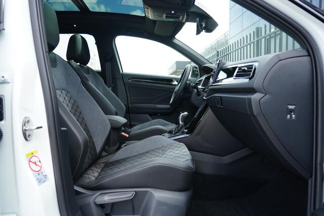Volkswagen T-Roc 1.5 TSI 3x R-Line Blackpack 150pk Panoramadak/Stoelverwarming/Camera