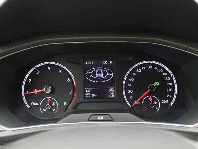 Volkswagen T-Roc 1.5 TSI Style Business 150PK DSG Adaptieve Cruise Controle, Achteruitrijcamera, Stoelverwarming, Clima, Navi, LED-Koplampen, 18" LM Velgen