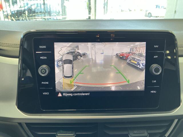 Volkswagen T-Roc 1.5 TSI 150pk DSG Life Edition · Camera · Side Assist · Parkeerassistent · Keyless · ACC · Apple/Android Car Play · 17"Velgen · 06-08-2028 of 100.000km