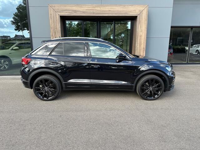 Volkswagen T-Roc 1.5 TSI 150pk DSG R-line | Panoramadak | Led | 19 inch | Trekhaak | Dode hoek | Rijklaar incl. 1 jaar Bovag garantie