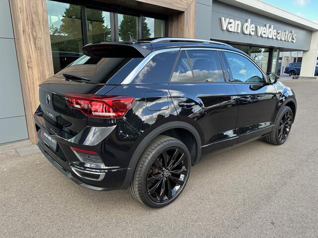 Volkswagen T-Roc 1.5 TSI 150pk DSG R-line | Panoramadak | Led | 19 inch | Trekhaak | Dode hoek | Rijklaar incl. 1 jaar Bovag garantie