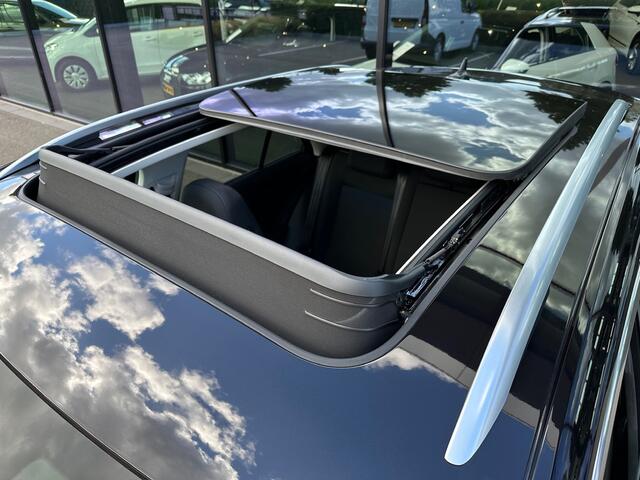 Volkswagen T-Roc 1.5 TSI 150pk DSG R-line | Panoramadak | Led | 19 inch | Trekhaak | Dode hoek | Rijklaar incl. 1 jaar Bovag garantie
