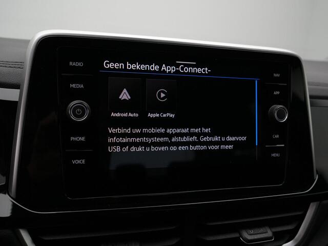 Volkswagen T-Roc R-Line Edition 1.5 TSI 150 pk DSG | Achteruitrijcamera | Stoelverwarming | Park Assist | Adaptive Cruise Control | 17 inch