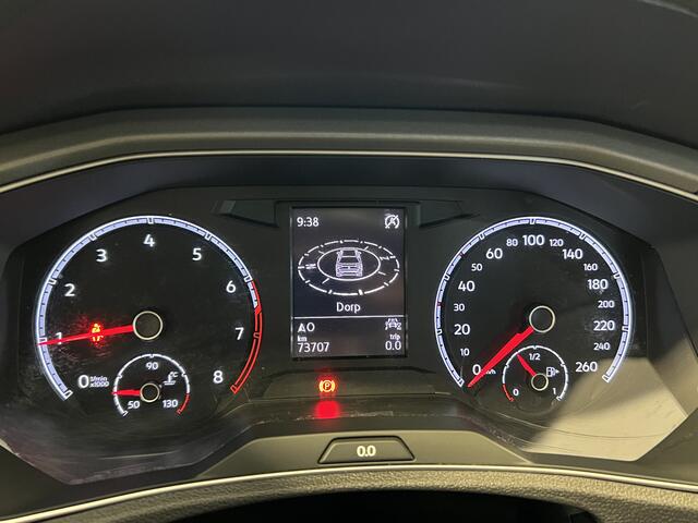 Volkswagen T-Roc 1.0 TSI Style | Navigatie/Android/Apple Carplay | LM Velgen 17" | Cruise Control Adaptief | Trekhaak | PDC voor en Achter | Airco |