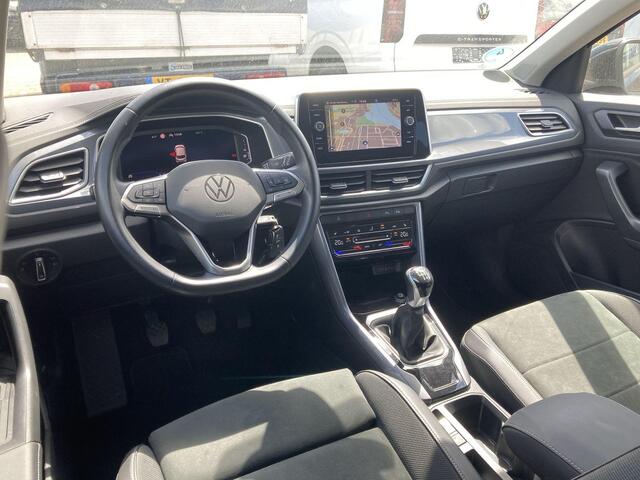 Volkswagen T-Roc Style 1.0 81 kW/110 pk TSI · Navigatie · Parkeersensoren · Stoelwarming · Garantie tot december 2027 of 100.000km