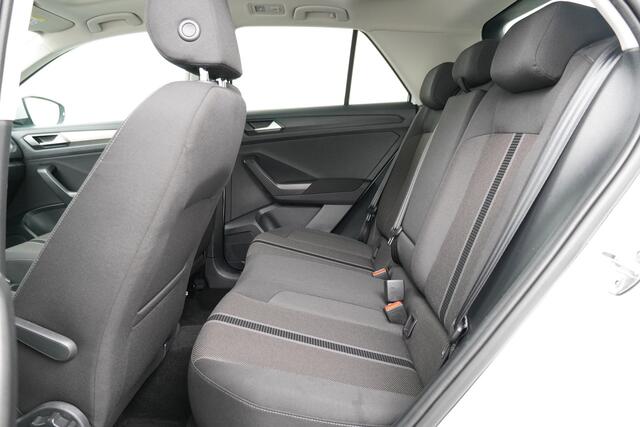Volkswagen T-Roc BWJ 2021 | 1.0TSI 111PK Style Bus NWE APK | PANO | CAMERA A | CLIMA | STOELVERW | NAVI | CARPLAY | PRIVACY GLASS |