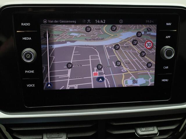 Volkswagen T-Roc 1.0TSI/116PK Life · Navigatie · Parkeersensoren · App connect · Garantie tot juli 2026