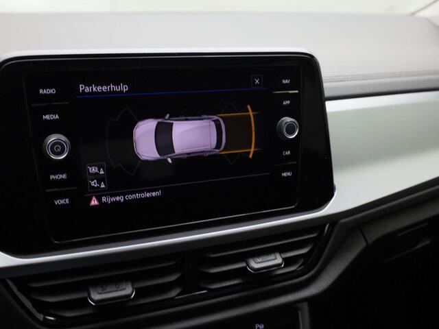 Volkswagen T-Roc 1.0TSI/116PK Life · Navigatie · Parkeersensoren · App connect · Garantie tot juli 2026