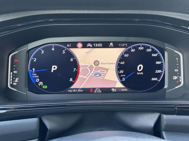 Volkswagen T-Roc 1.5 TSI R-Line Business | Pano-Dak/IQ Light/19"/Virtual Cockpit/Carplay/Navi