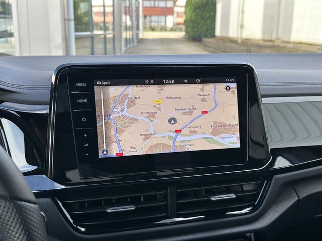 Volkswagen T-Roc 1.5 TSI R-Line Business | Pano-Dak/IQ Light/19"/Virtual Cockpit/Carplay/Navi