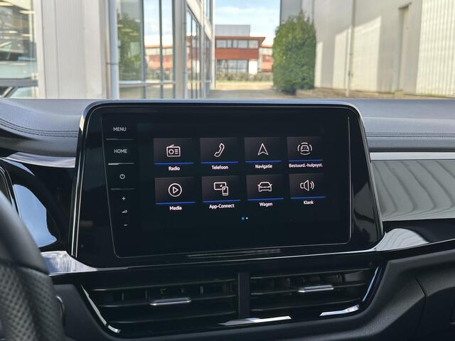 Volkswagen T-Roc 1.5 TSI R-Line Business | Pano-Dak/IQ Light/19"/Virtual Cockpit/Carplay/Navi