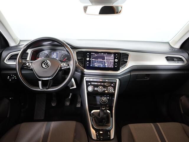 Volkswagen T-Roc 1.0 TSI Style Business 110 pk | Navigatie | Parkeersensoren | Achteruitrijcamera | Adaptieve cruise control | Autom. airco |