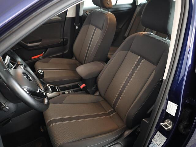 Volkswagen T-Roc 1.0 TSI Style Business 110 pk | Navigatie | Parkeersensoren | Achteruitrijcamera | Adaptieve cruise control | Autom. airco |