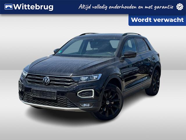 Volkswagen T-Roc 1.5 TSI Sport / 18'' licht metaal / achteruitrij camera / Black style / Navigatie / Carplay / Stoelverwarming voor