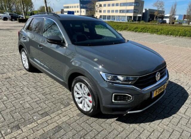 Volkswagen T-Roc 1.5 TSI Sport Plus Business R Automaat Virtual cockpit