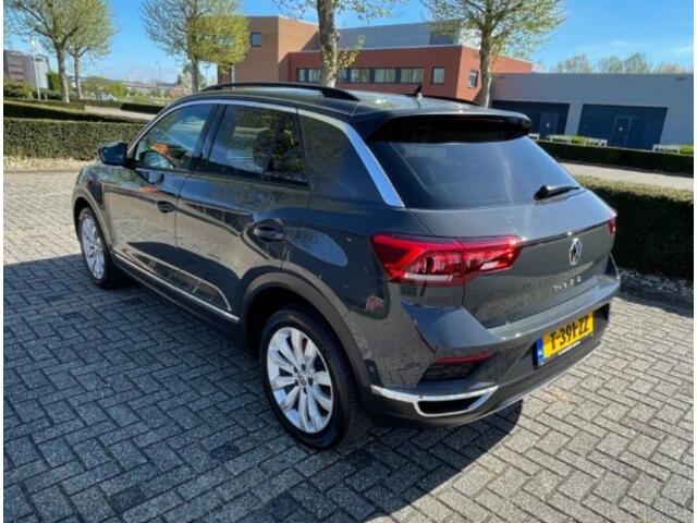 Volkswagen T-Roc 1.5 TSI Sport Plus Business R Automaat Virtual cockpit