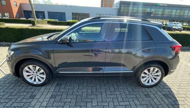 Volkswagen T-Roc 1.5 TSI Sport Plus Business R Automaat Virtual cockpit
