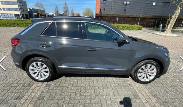 Volkswagen T-Roc 1.5 TSI Sport Plus Business R Automaat Virtual cockpit